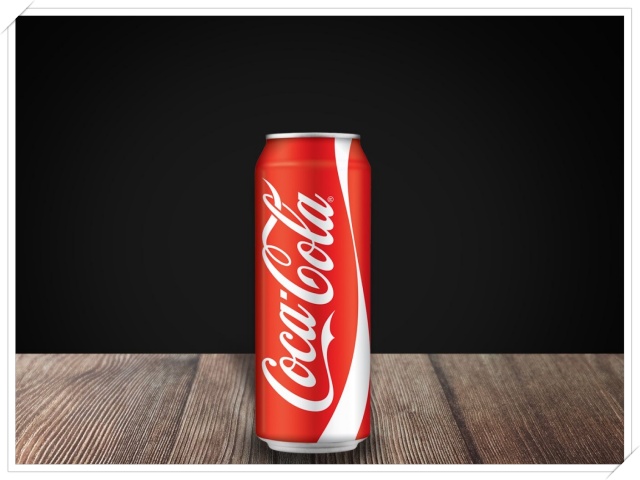 Làm sạch vòi nước inox với coca cola