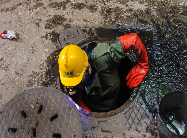 Đơn vị nạo vét hố ga quận 10 có máy móc thiết bị hiện đại