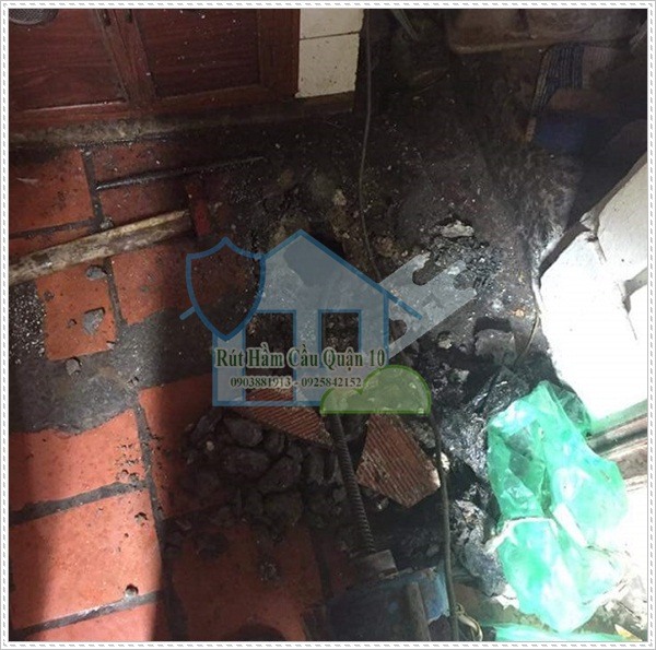 Cách xử lý khi nhà vệ sinh có mùi hôi bồn cầu