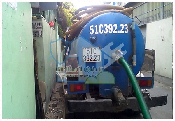 H&uacute;t hầm cầu bị đầy.