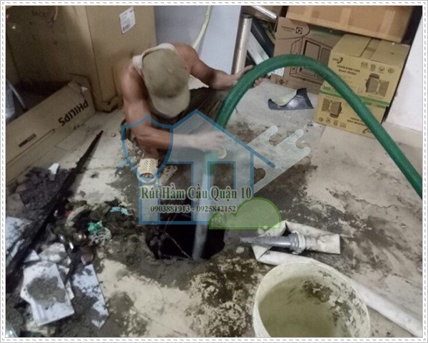 Mẹo khắc phục hầm cầu r&uacute;t nước chậm