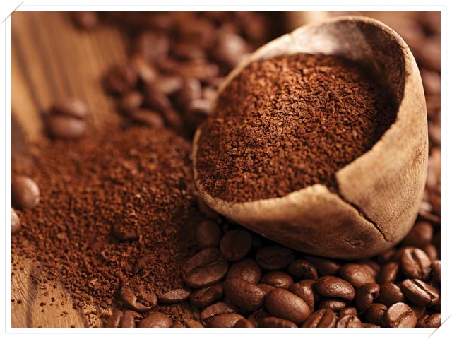 d&ugrave;ng b&atilde; c&agrave; ph&ecirc; l&agrave;m t&uacute;i thơm